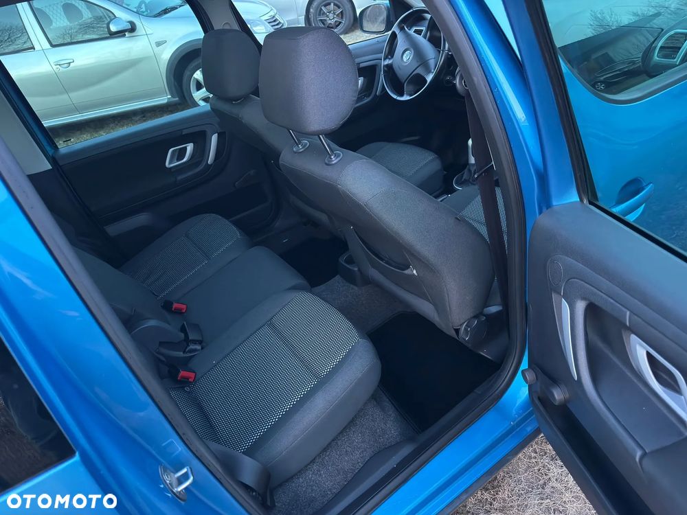 Skoda Roomster 1.6 16V Scout PLUS EDITION - 12