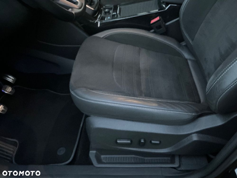 Ford Kuga - 31