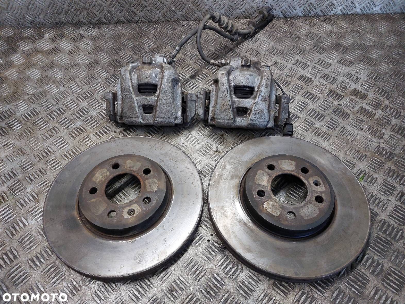 TARCZE HAMULCOWE PRZÓD + KLOCKI + ZACISKI AUDI A4 B8 1.8 TFSI - 1