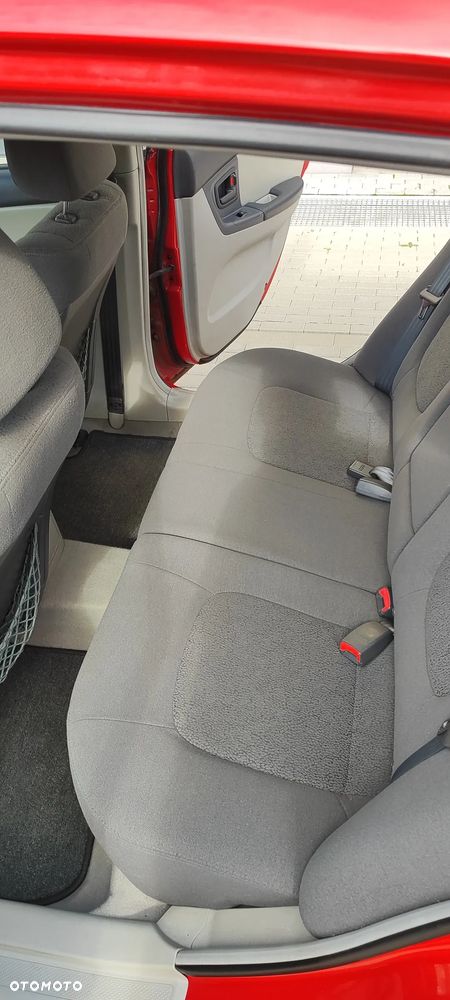 Kia Cerato - 33