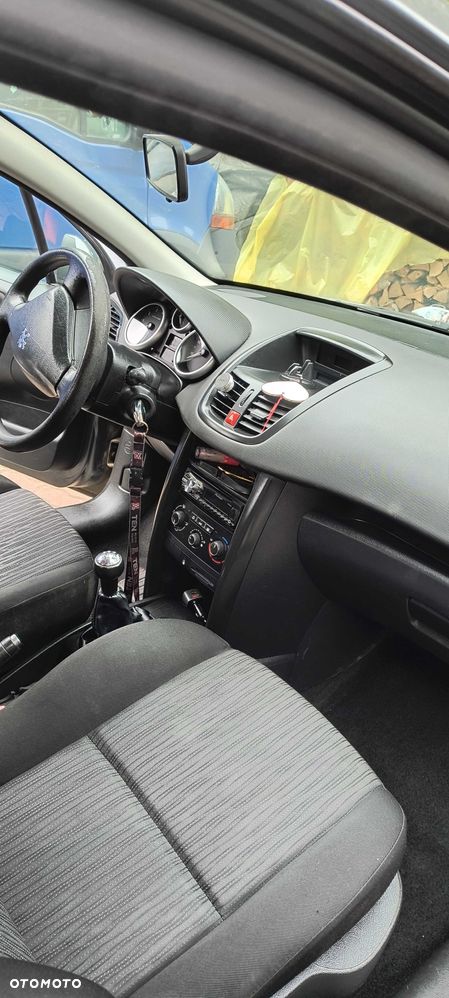 Peugeot 207 - 7