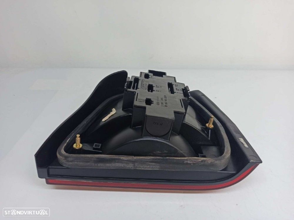 FAROLIM TRASEIRO ESQUERDO VOLKSWAGEN POLO (801/803) CL COUPE - 8