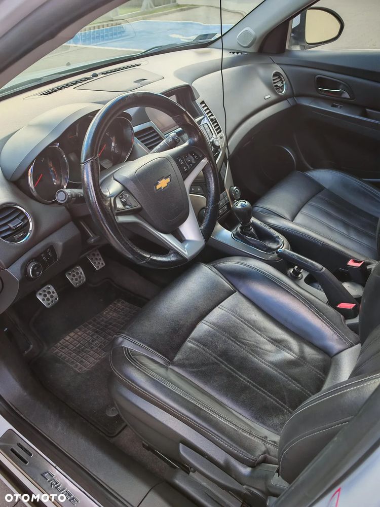 Chevrolet Cruze Station Wagon 1.7TD LT+ - 13