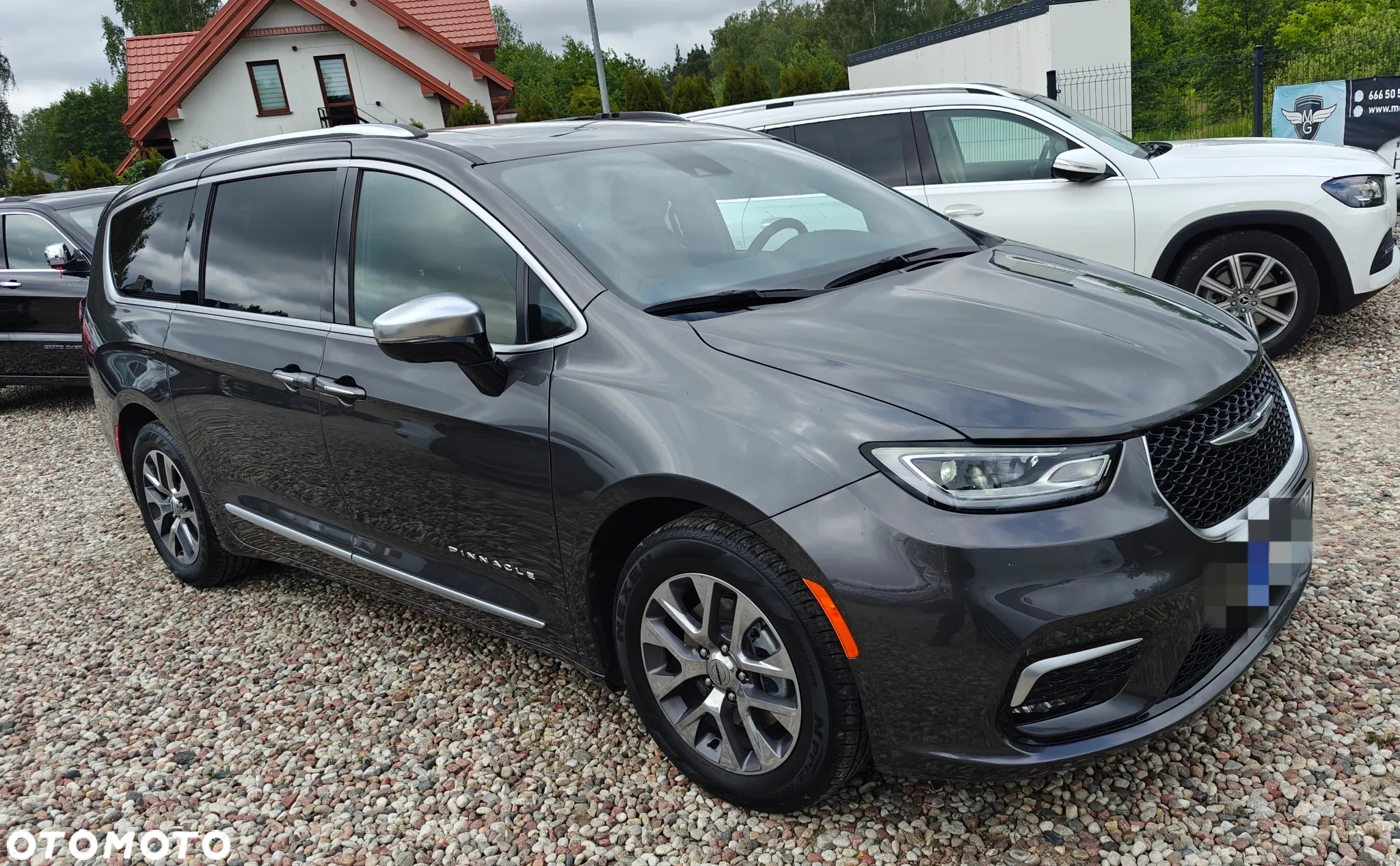 Chrysler Pacifica - 8