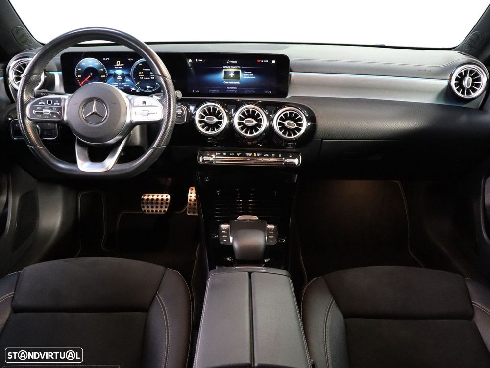 Mercedes-Benz A 250 e AMG Line - 8