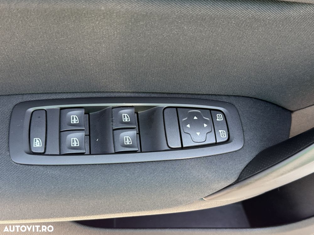 Renault Megane TCe Business - 11