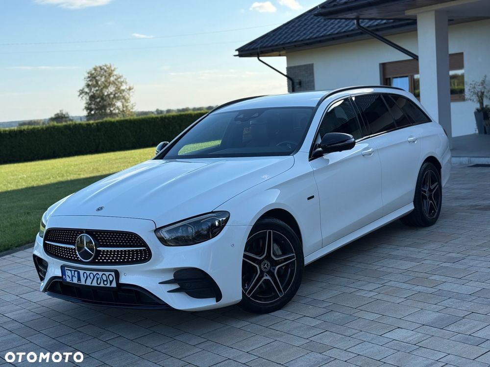 Mercedes-Benz Klasa E 300 de AMG - 3