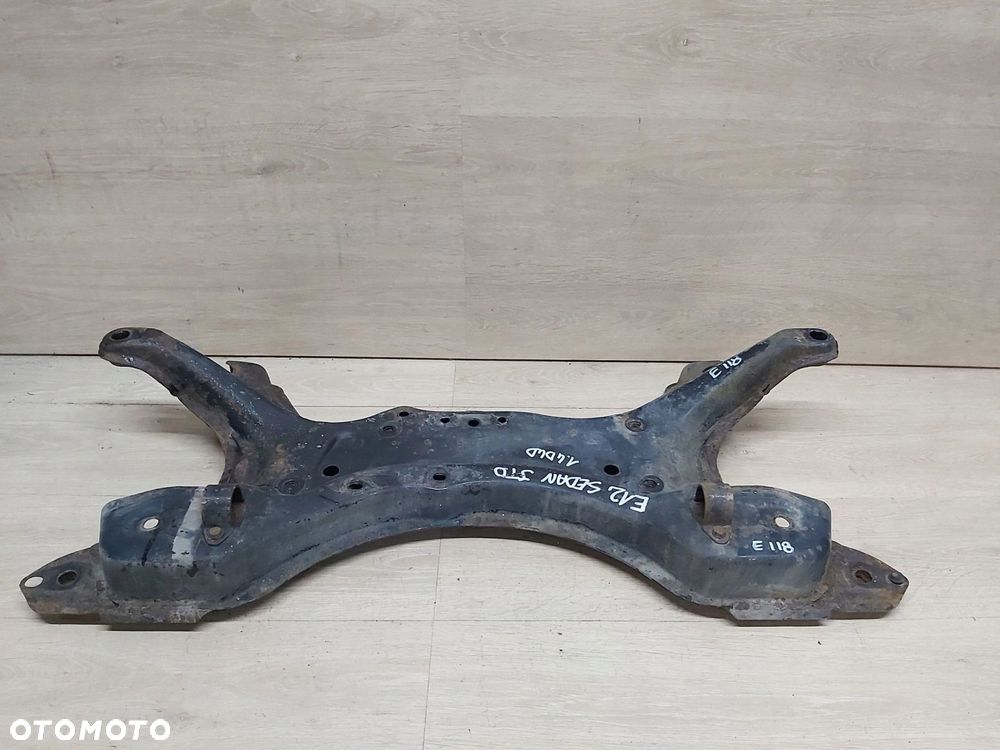 Toyota Corolla E12 Sedan Sanki przód belka kołyska JAPONIA - 1