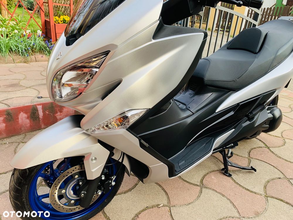 Suzuki Burgman - 8