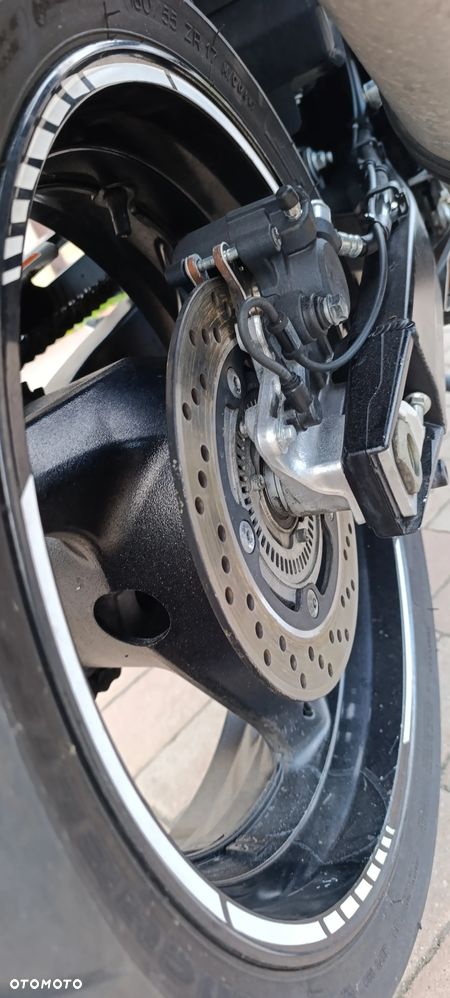Suzuki GSX - 21