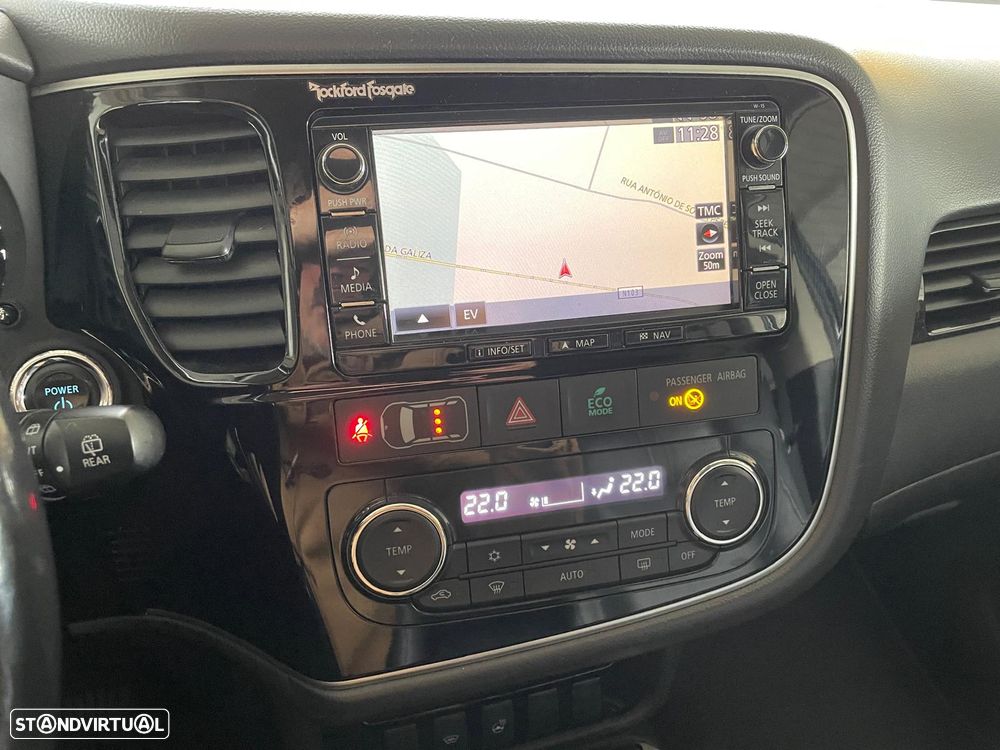 Mitsubishi Outlander 2.0 MIVEC Instyle Navi+ - 12