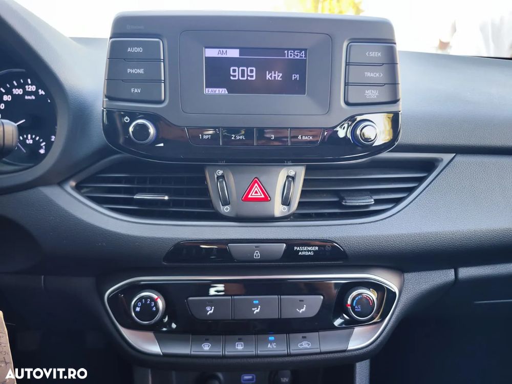 Hyundai i30 1.5 110CP 5DR M/T Comfort - 17