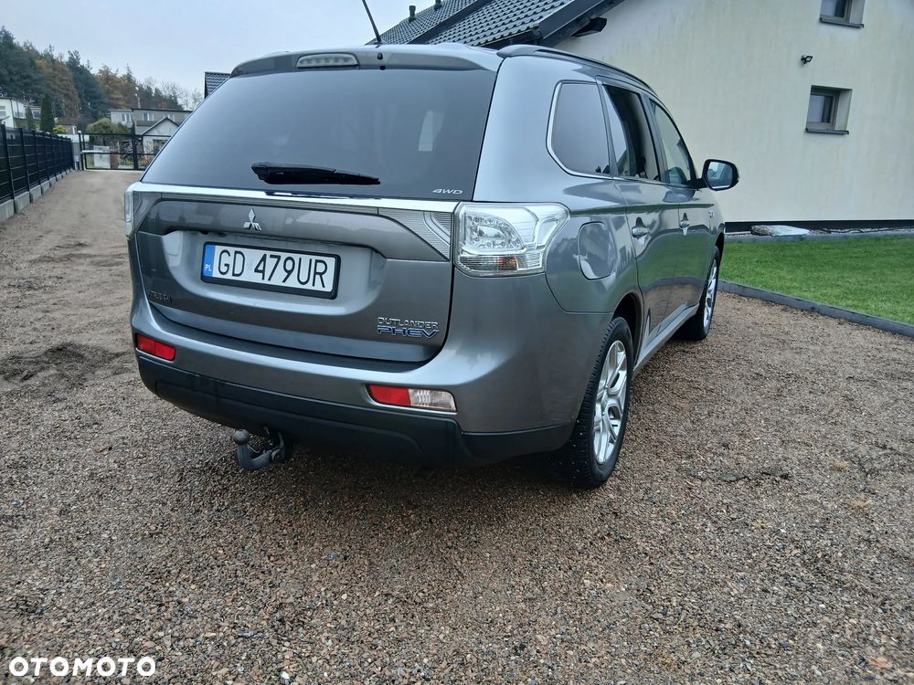Mitsubishi Outlander - 11