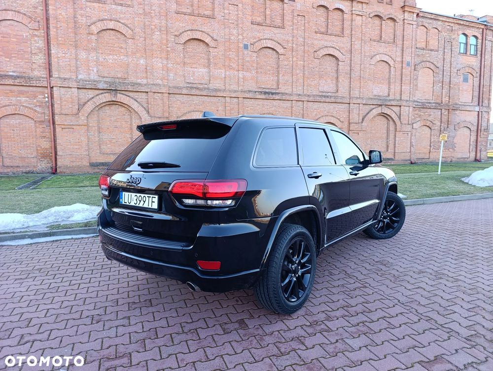 Jeep Grand Cherokee - 15