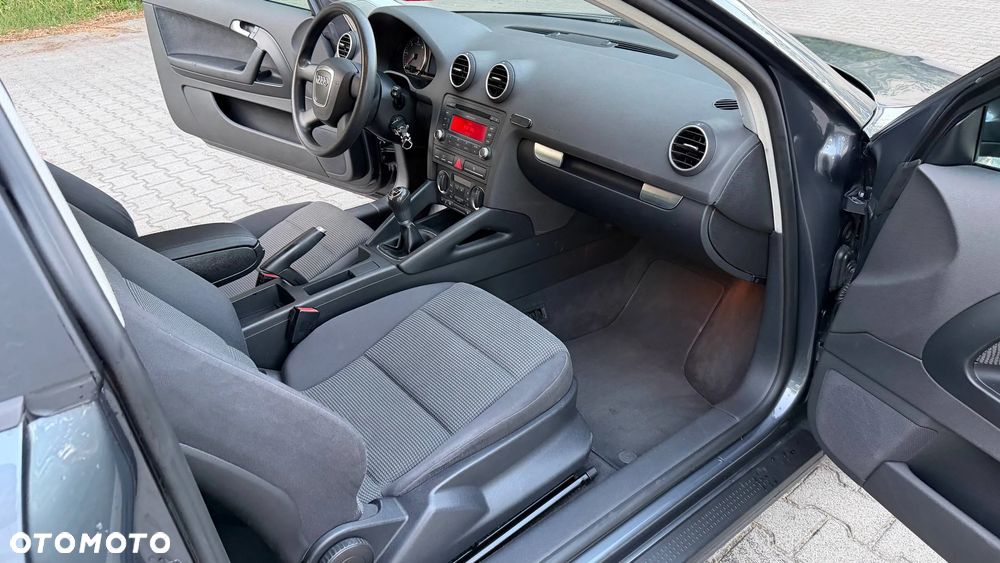 Audi A3 3-drzwiowe 1.9 TDI DPF Ambiente - 11