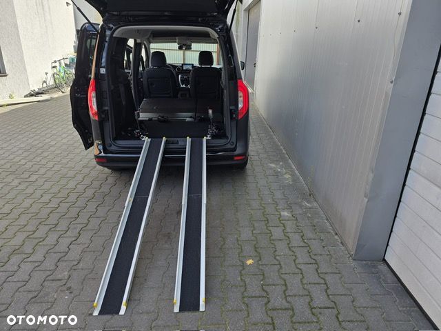 Mercedes-Benz Klasa T 180 d Progressive - 1