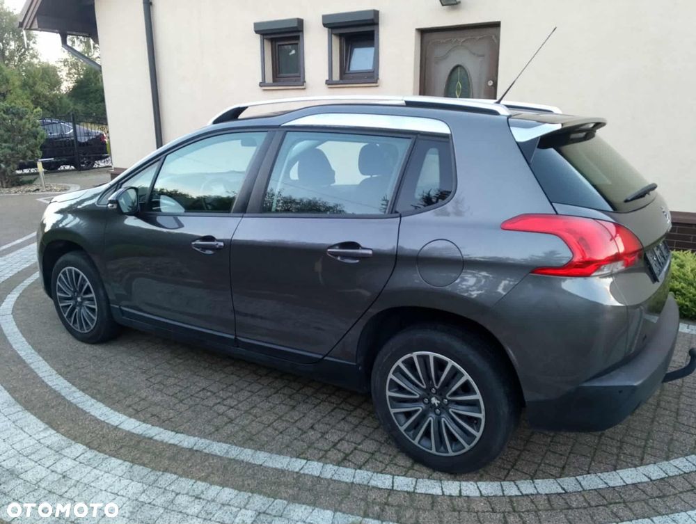 Peugeot 2008 PureTech 82 Allure - 3