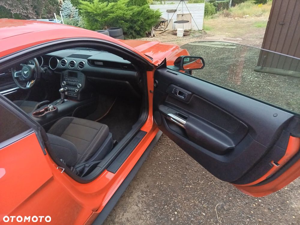 Ford Mustang - 10