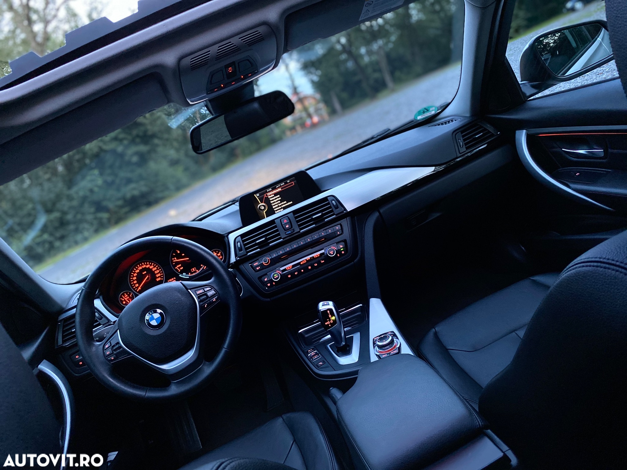 BMW Seria 3 320d Aut. - 9