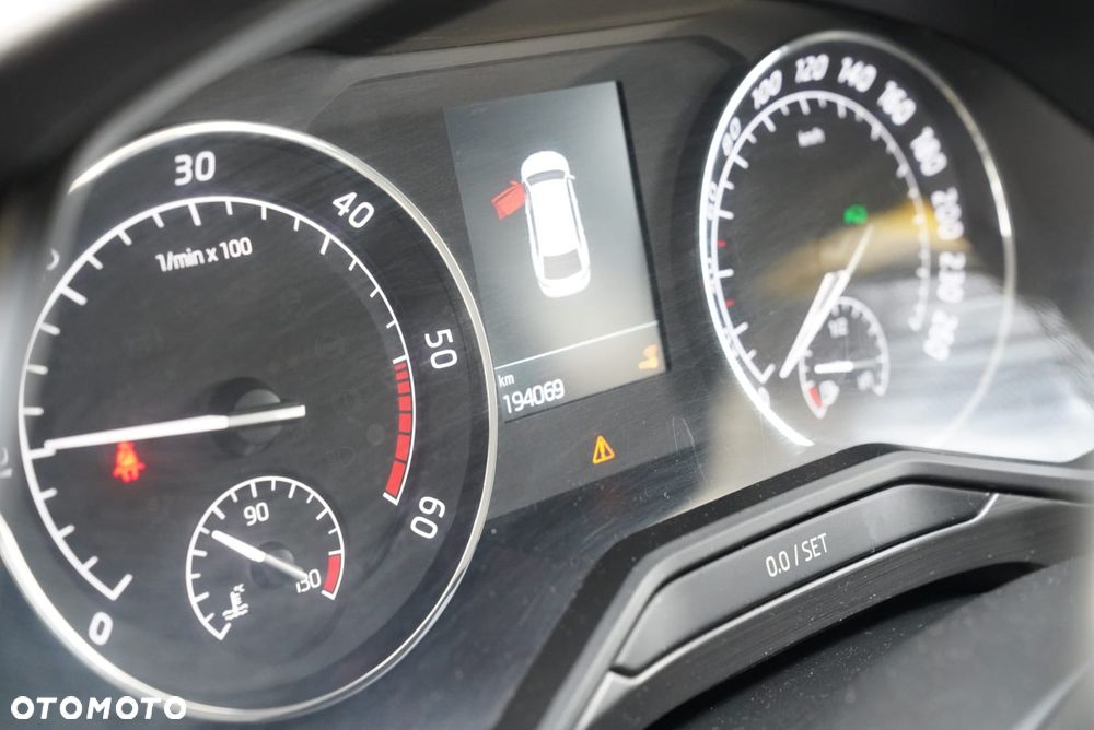 Skoda Superb 2.0 TDI SCR Style DSG - 21