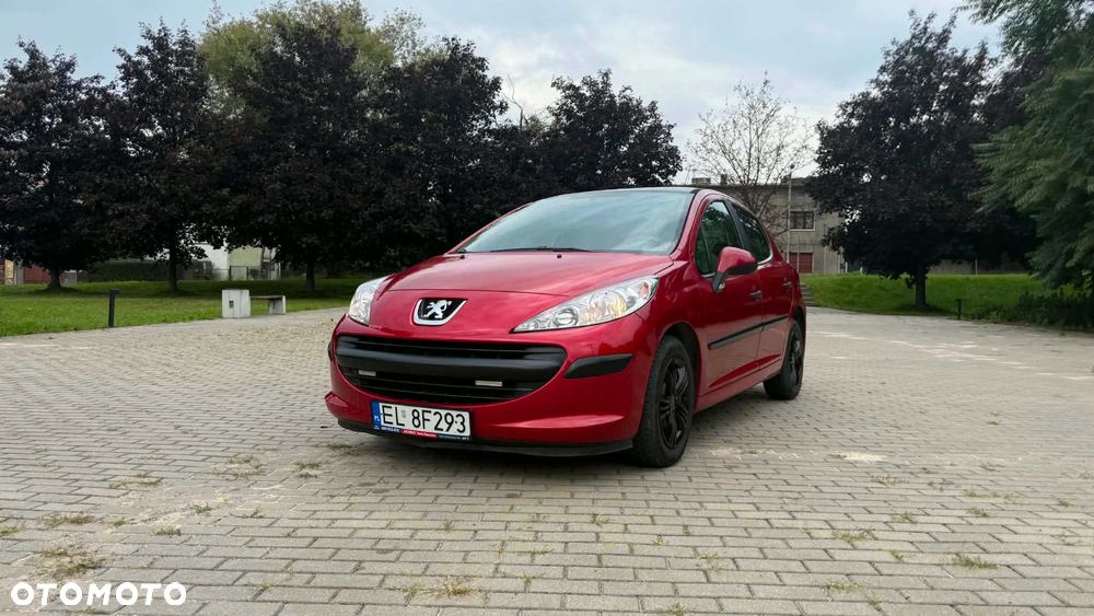 Peugeot 207 - 1