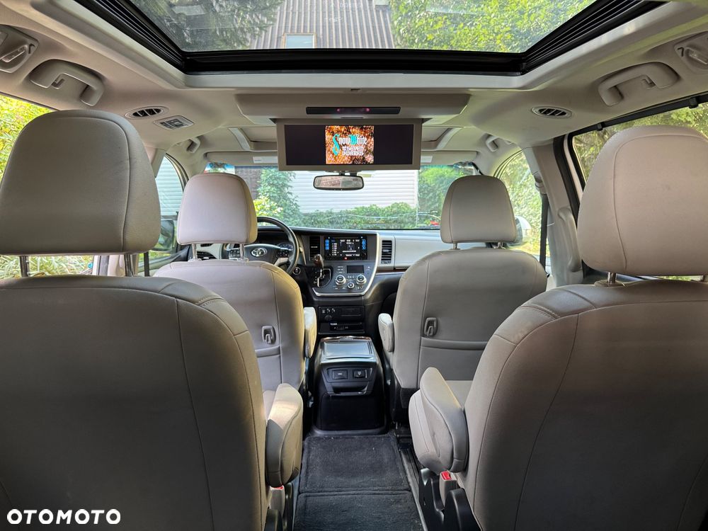 Toyota Sienna - 12