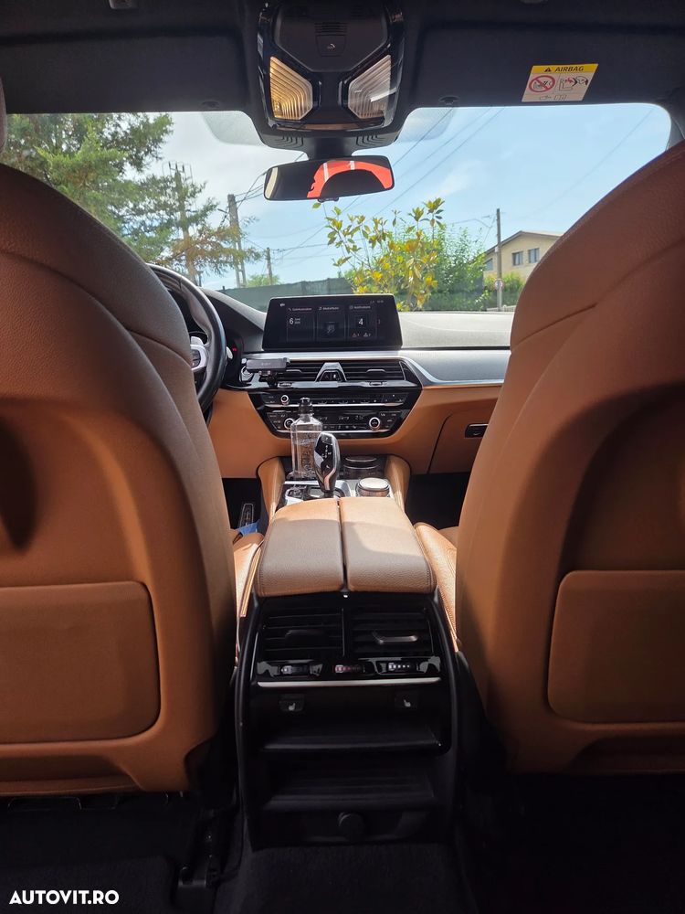 BMW Seria 5 530i xDrive AT - 16