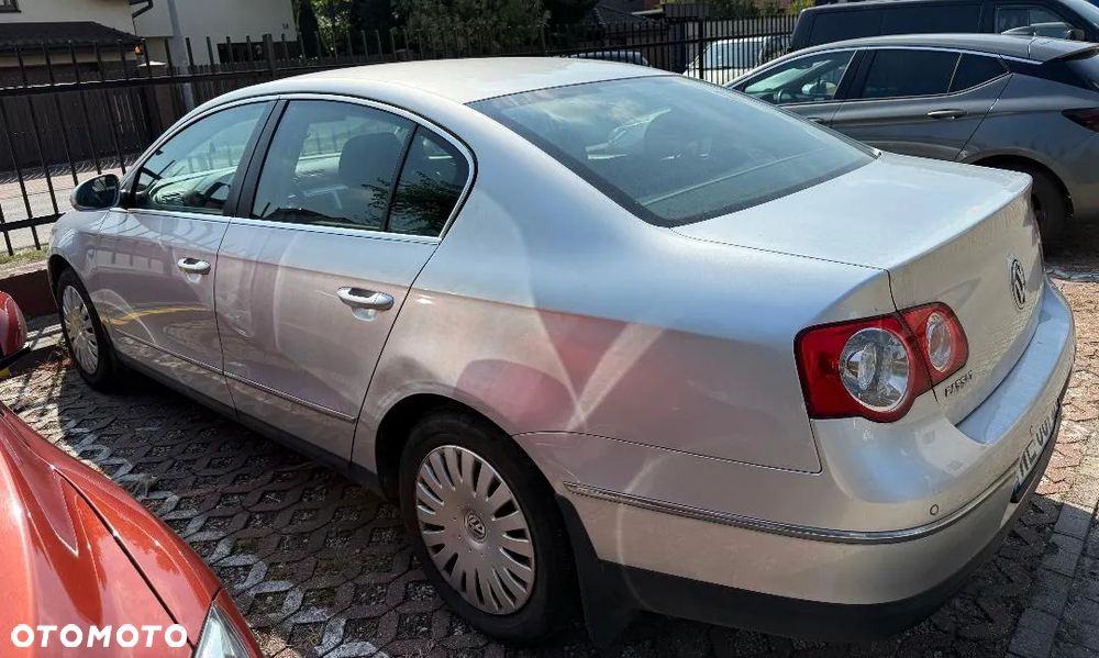 Volkswagen Passat 1.8 TSI Comfortline - 2