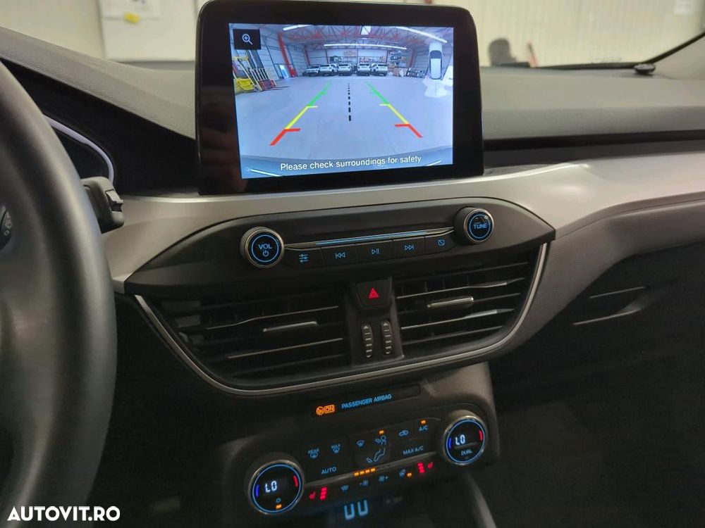 Ford Focus 1.0 EcoBoost MHEV Titanium - 8