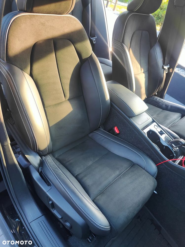 Volvo XC 40 T5 AWD R-Design - 27