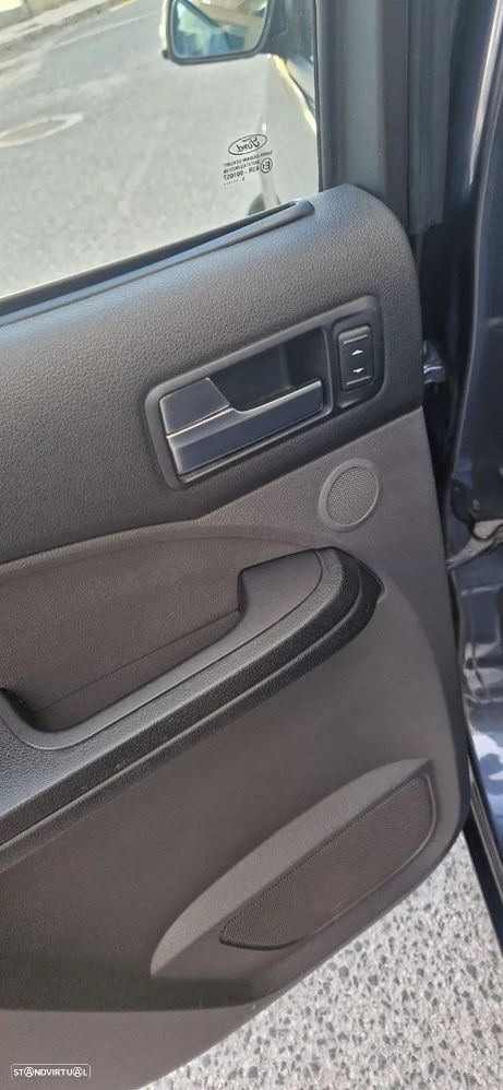 Ford Focus C-Max 1.6 TDCi Ghia - 27