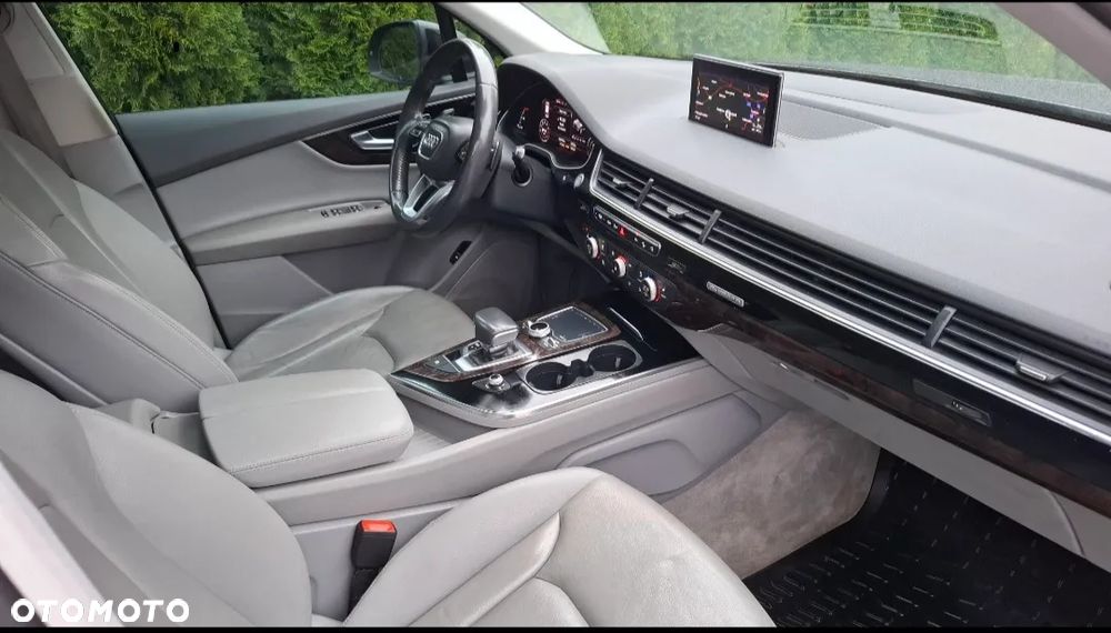 Audi Q7 3.0 TFSI Quattro Tiptronic - 5