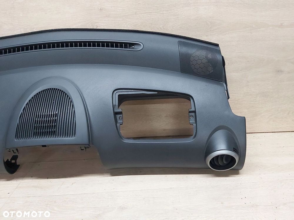 Toyota AYGO I 05-13 Deska rozdzielcza kokpit - 3