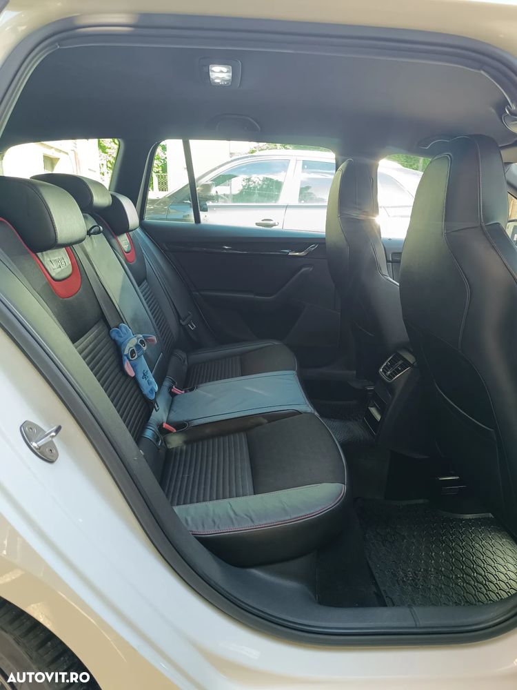 Skoda Octavia 2.0 TDI DSG RS - 15