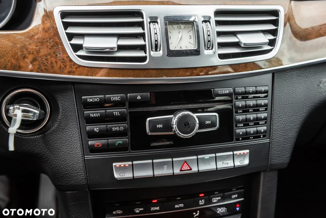 Mercedes-Benz Klasa E 350 BlueTEC 4-Matic Classic - 29
