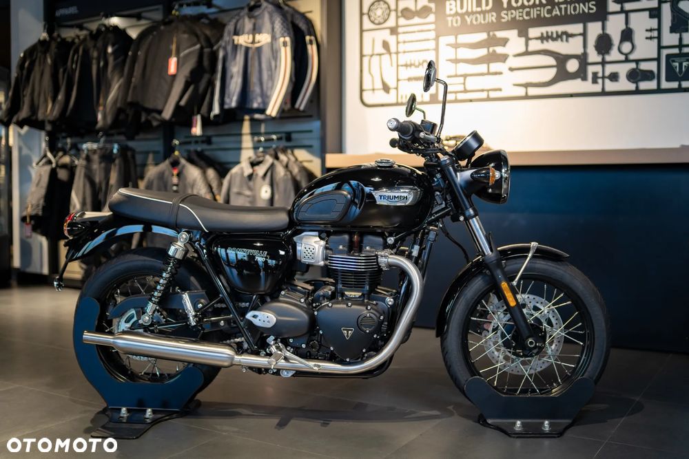Triumph Bonneville - 3