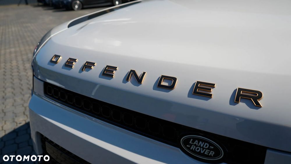 Land Rover Defender - 6