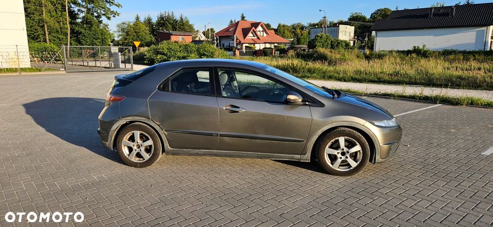 Honda Civic 1.8 Comfort - 3