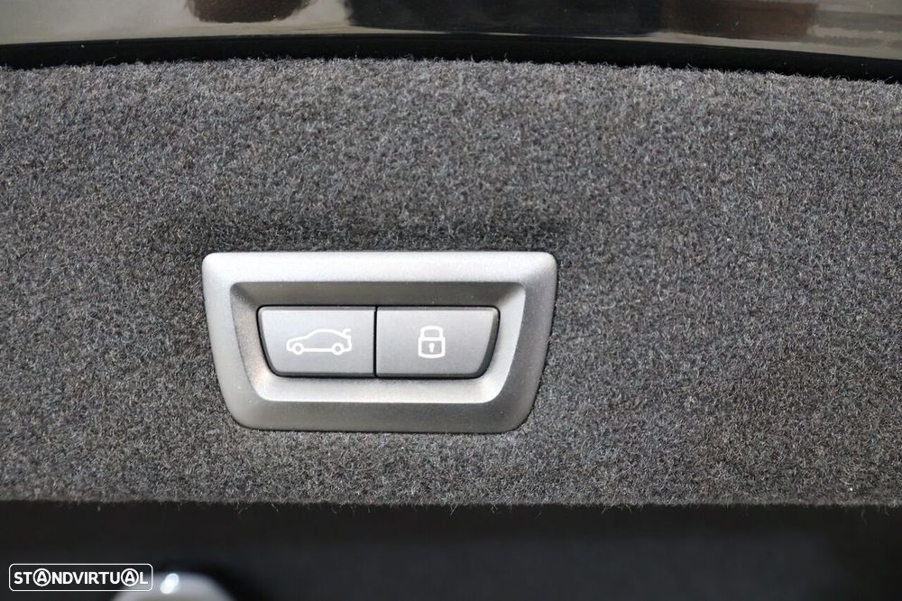 BMW i7 xDrive60 Pack Desportivo M - 34