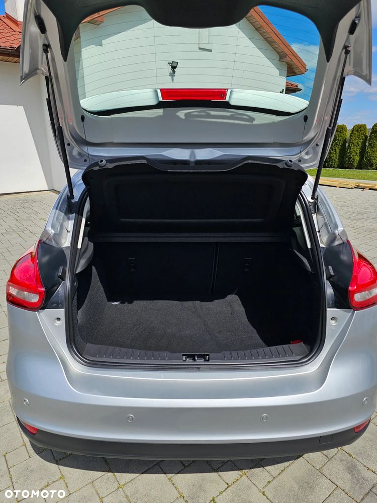 Ford Focus - 8