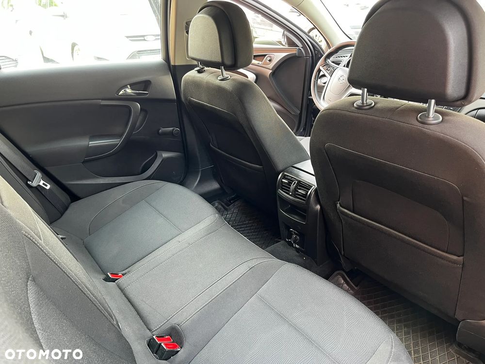 Opel Insignia 2.0 CDTI - 12
