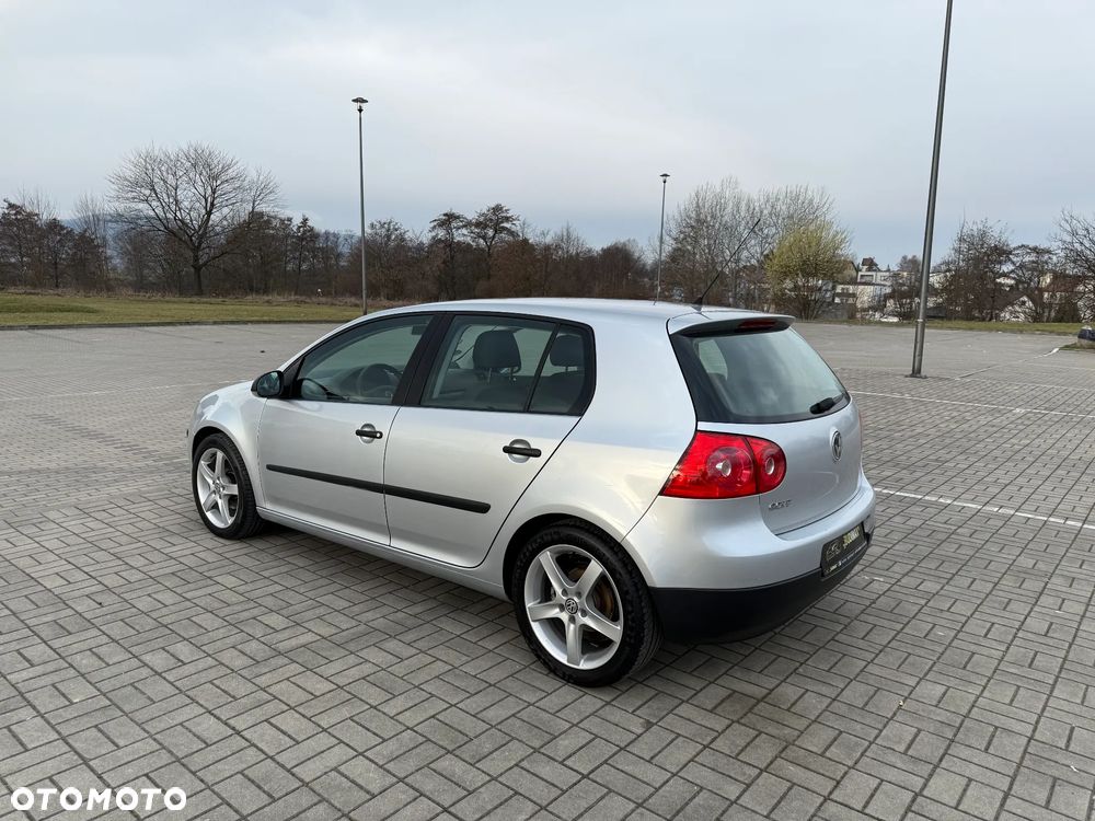 Volkswagen Golf 1.9 TDI DPF Edition BlueMotion - 6
