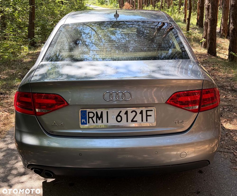 Audi A4 Limousine - 5
