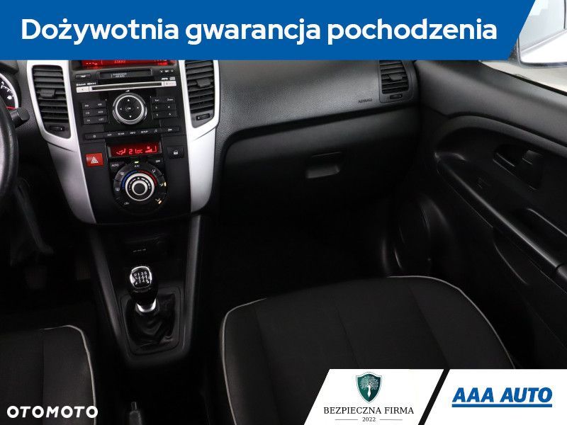 Kia Venga - 9