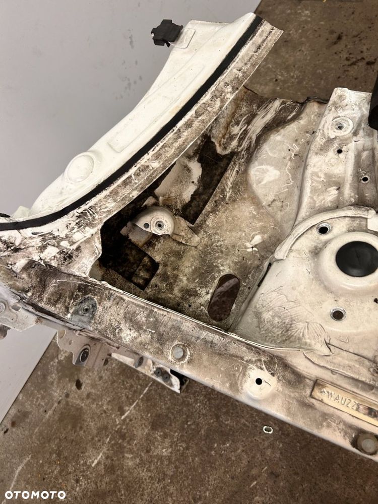 PRZEDNIA ĆWIARTKA PRAWA/LEWA PODŁUŻNICA FATRUCH HB 5D 12-20 Audi A3 8V 0V4 LY9K - 12