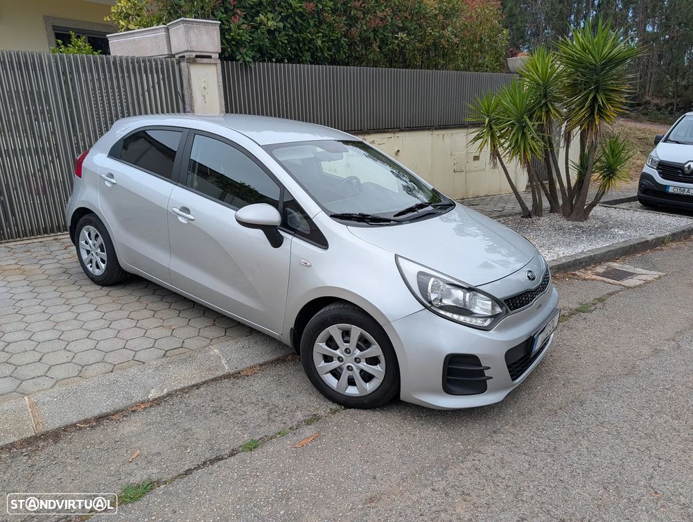 Kia Rio - 1