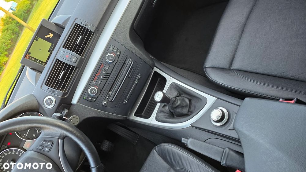 BMW Seria 1 120d DPF Edition Sport - 14