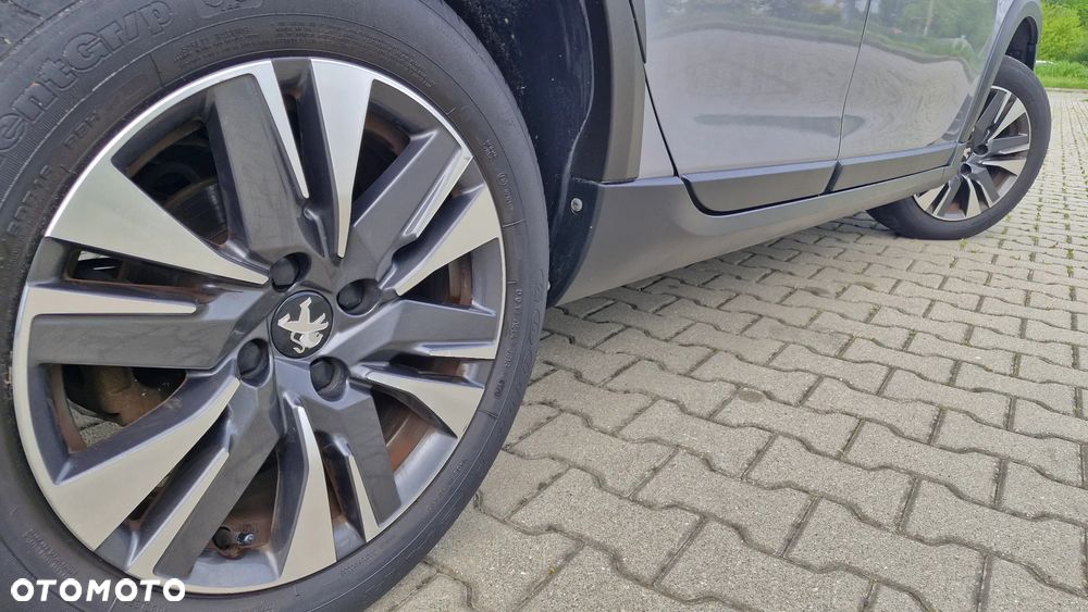 Peugeot 2008 1.6 e-HDi Allure S&S - 10