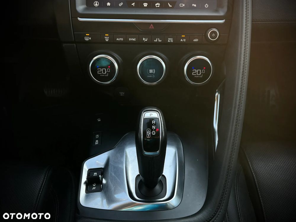 Jaguar E-Pace 2.0 P200 mHEV AWD R-Dynamic S - 12