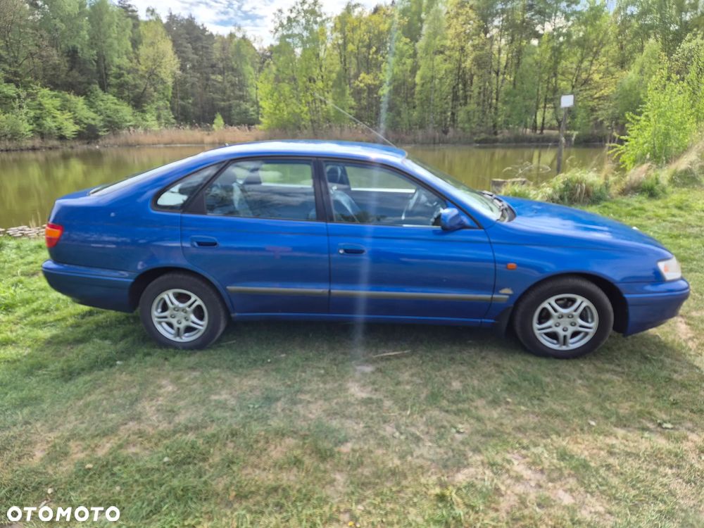 Toyota Carina 1.8 - 4